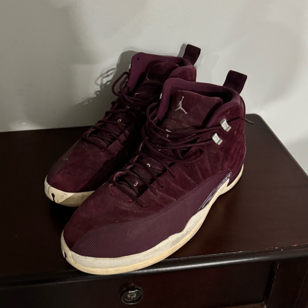 Jordan 12 bordeaux